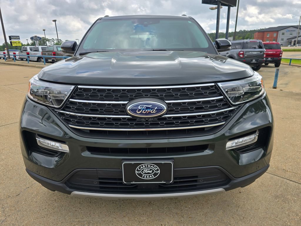 Used 2024 Ford Explorer XLT w/ Equipment Group 202A AWD/4WD image 8