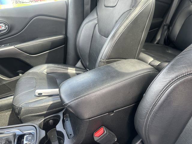 Used 2019 Jeep Cherokee Limited AWD/4WD image 21