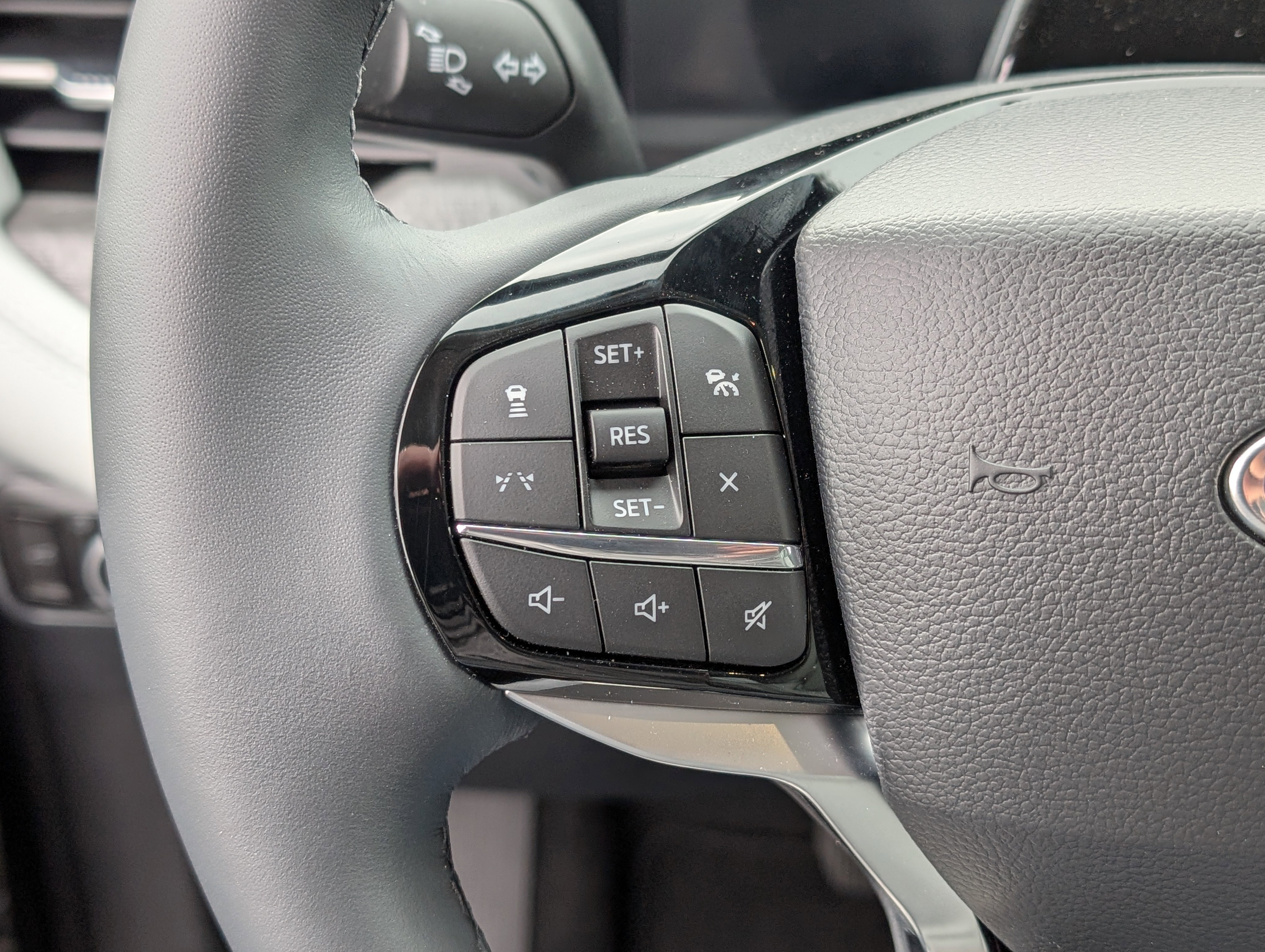 New 2026 Ford Explorer Platinum w/ LUX Leather Package image 22