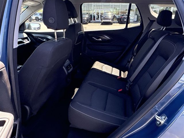 Used 2024 GMC Terrain SLE w/ Driver Convenience Package FWD image 23