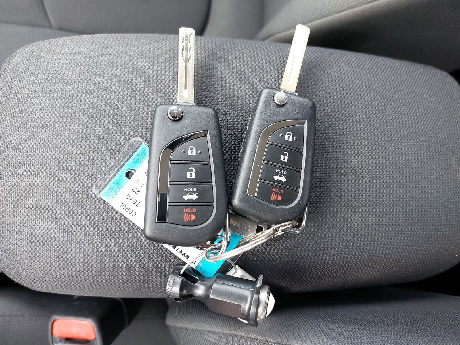 Used 2022 Toyota Corolla LE w/ Carpet Mat Package (TMS) image 10