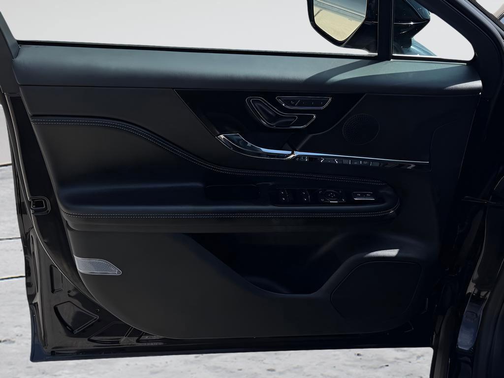 Used 2024 Lincoln Corsair FWD image 15