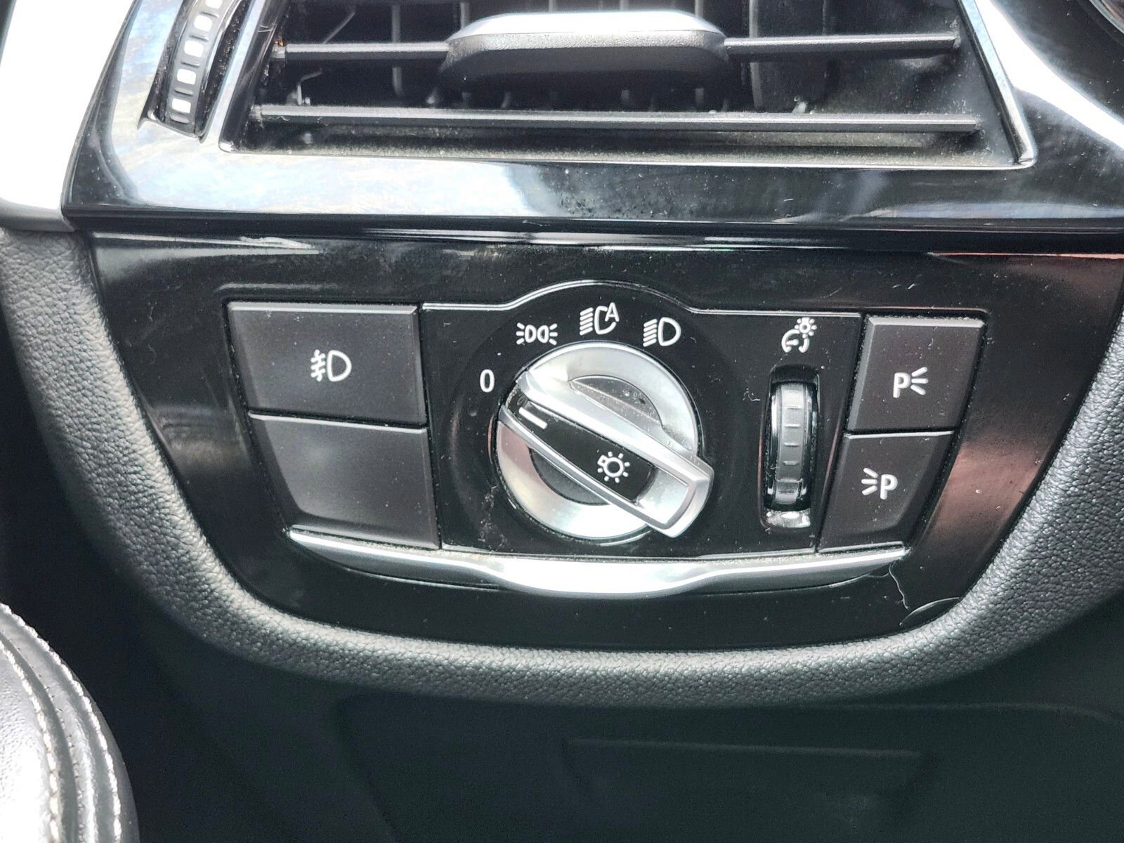 Used 2018 BMW 540i xDrive image 22