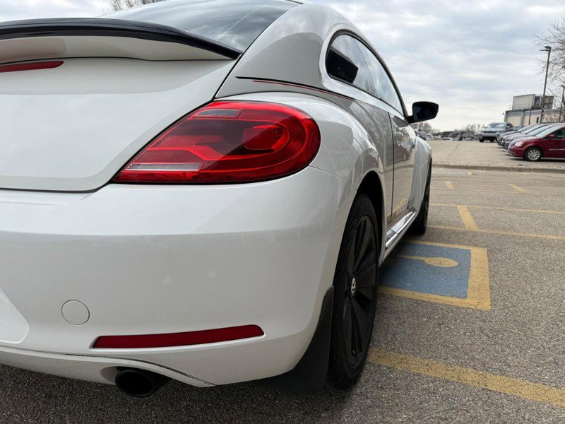 Used 2012 Volkswagen Beetle 2.0T FWD image 11