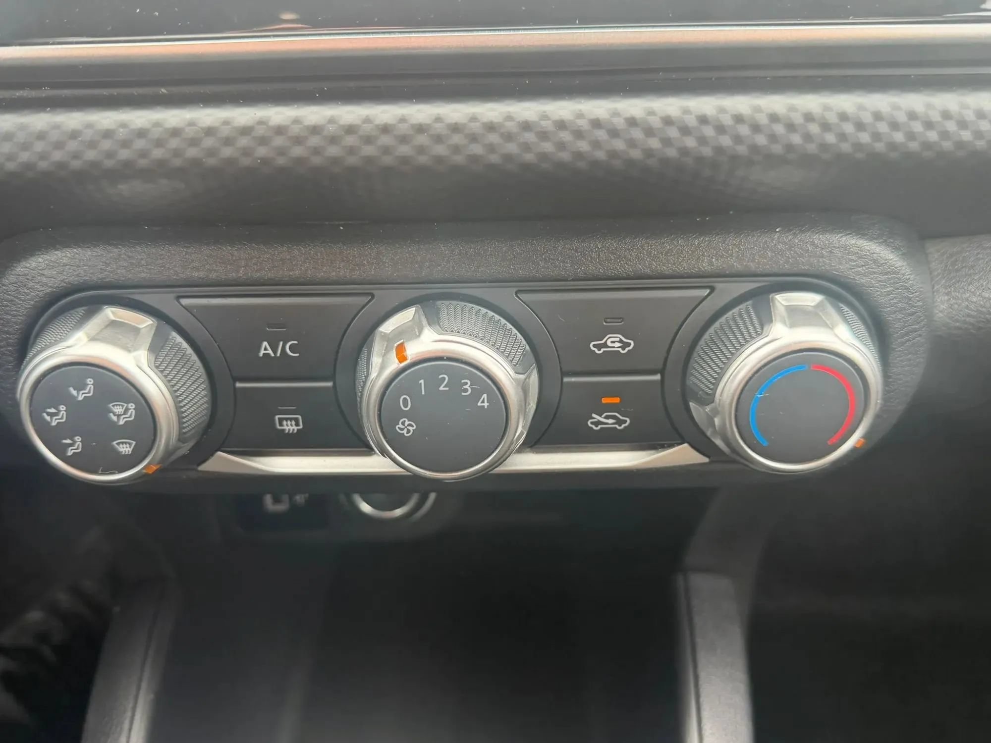 Used 2024 Nissan Kicks S FWD image 18