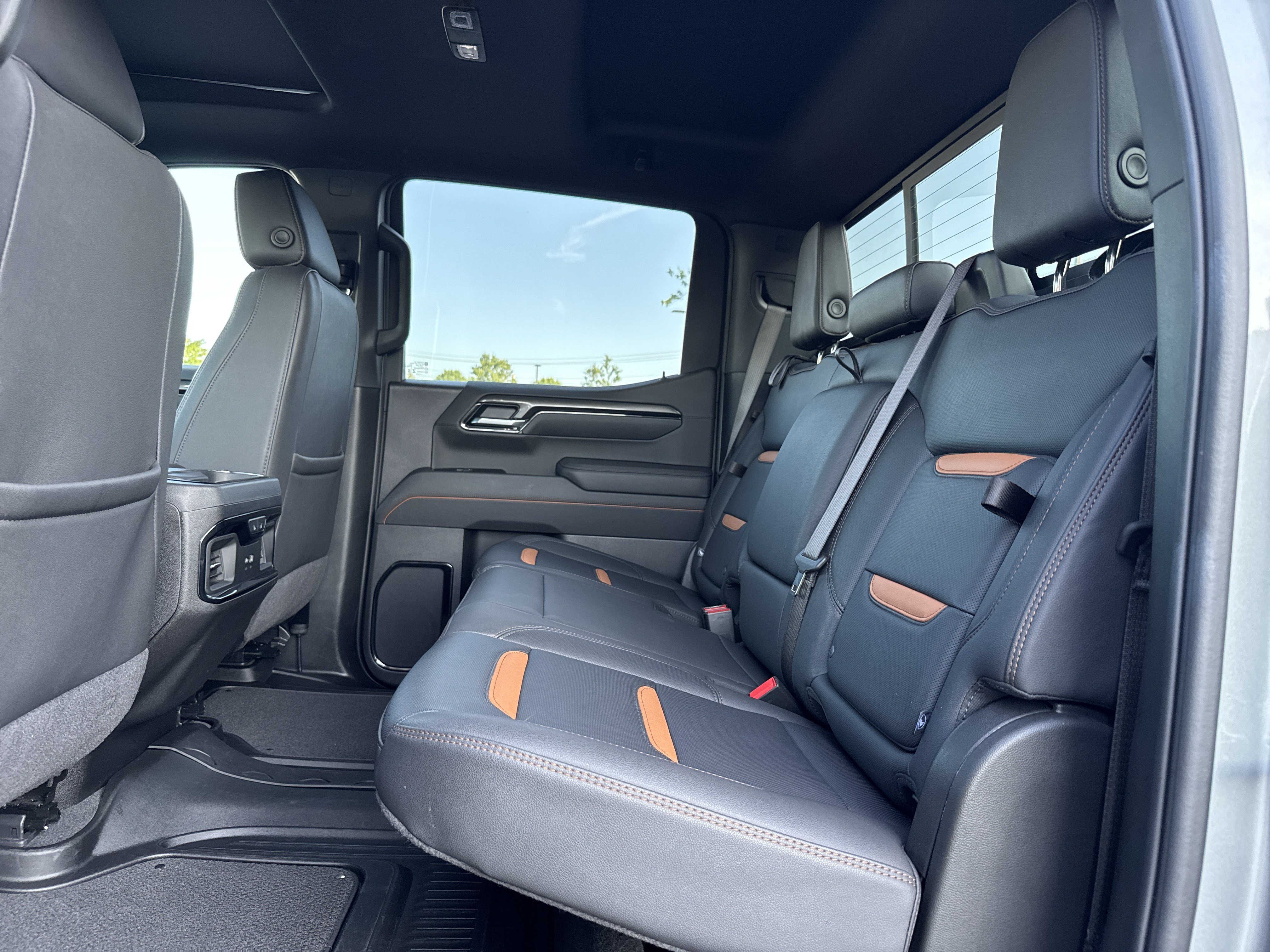 Used 2025 GMC Sierra 1500 AT4 w/ AT4 Preferred Package AWD/4WD image 30