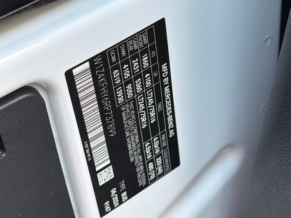 Used 2024 Mercedes-Benz Sprinter 2500 image 35