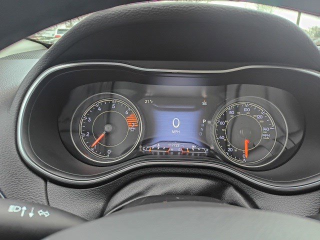 Used 2019 Jeep Cherokee Limited image 19