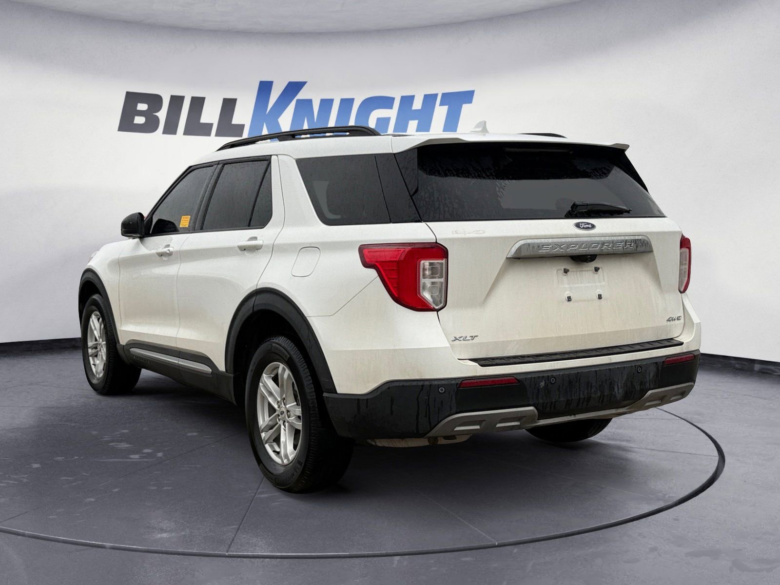 Used 2022 Ford Explorer XLT w/ Equipment Group 202A image 3