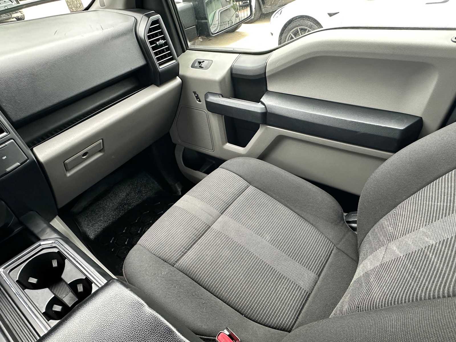 Used 2017 Ford F150 XL w/ Equipment Group 101A Mid image 22