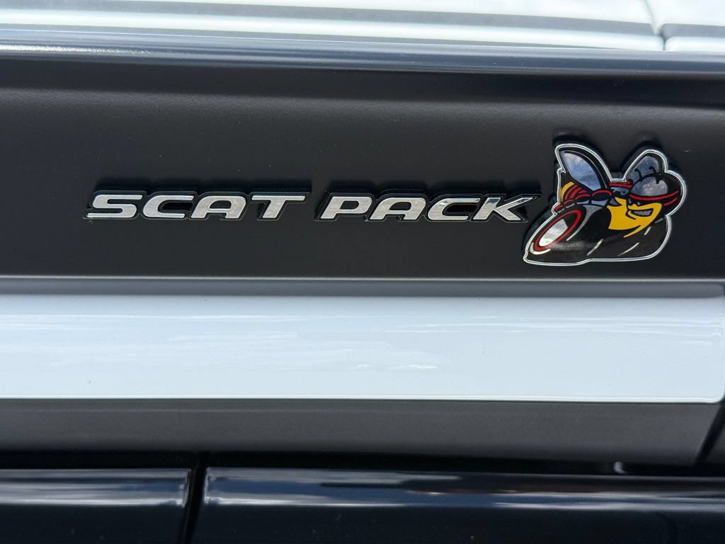 Used 2022 Dodge Challenger R/T Scat Pack RWD image 10