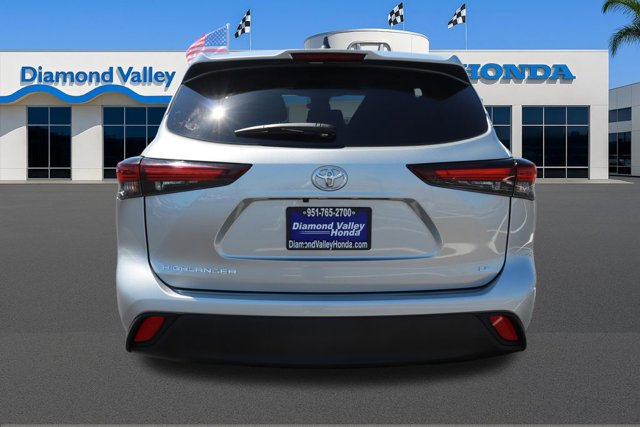 Used 2025 Toyota Highlander LE image 5