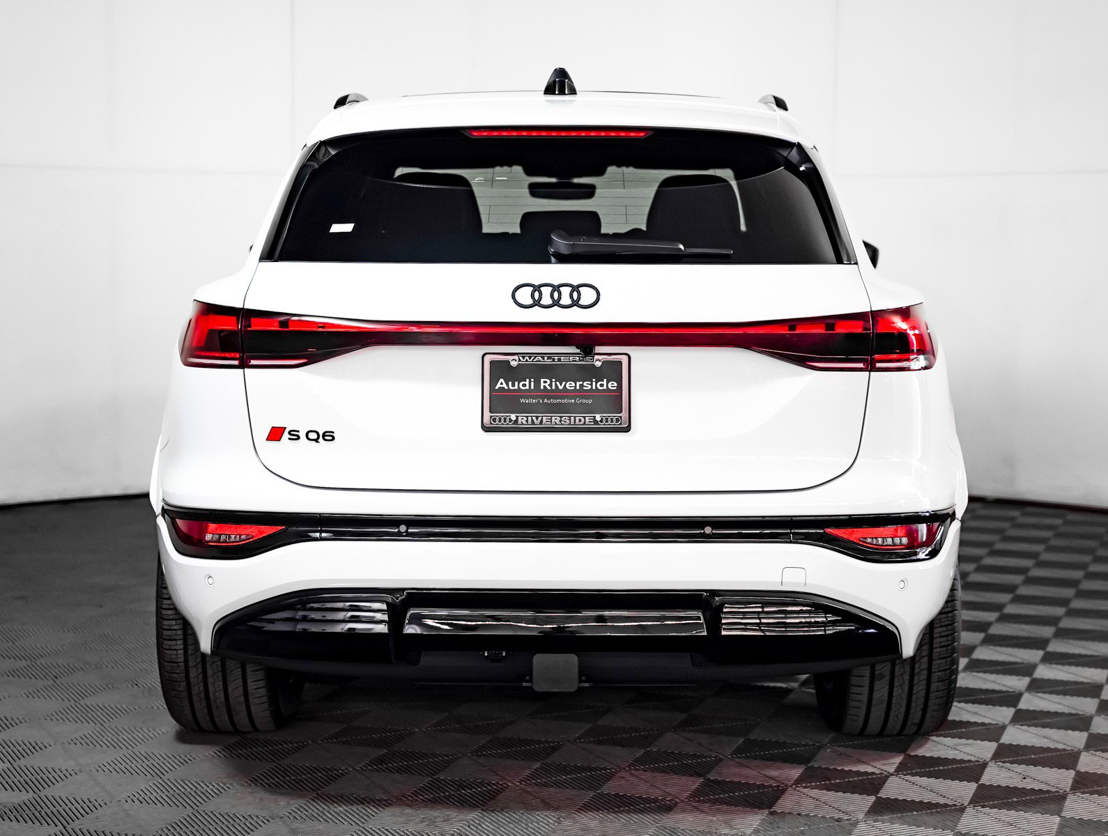 New 2025 Audi SQ6 e-tron Premium Plus image 13