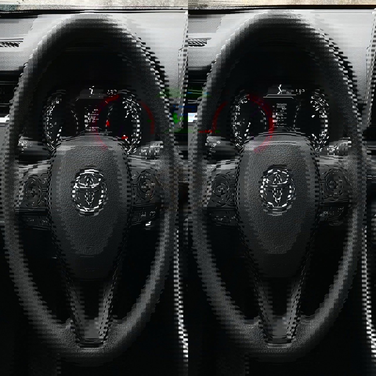 Used 2023 Toyota RAV4 XLE image 12