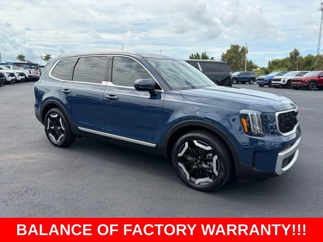 Used 2024 Kia Telluride EX w/ EX Captain's Chair Package FWD image 1