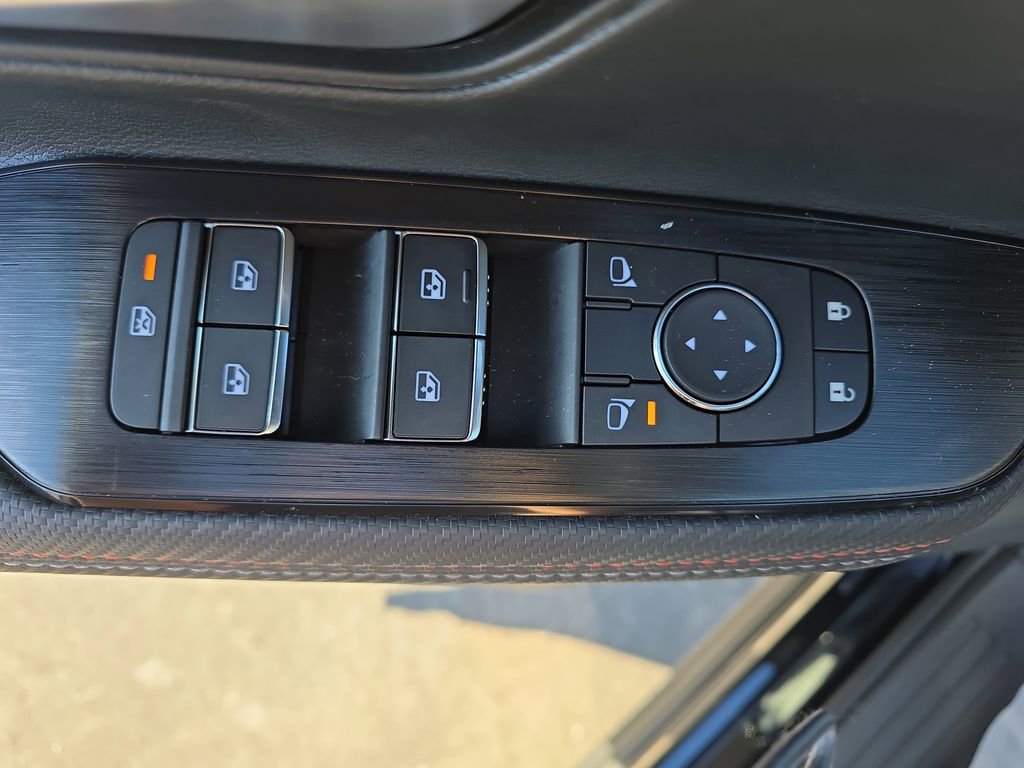New 2026 Nissan Kicks SR FWD image 31