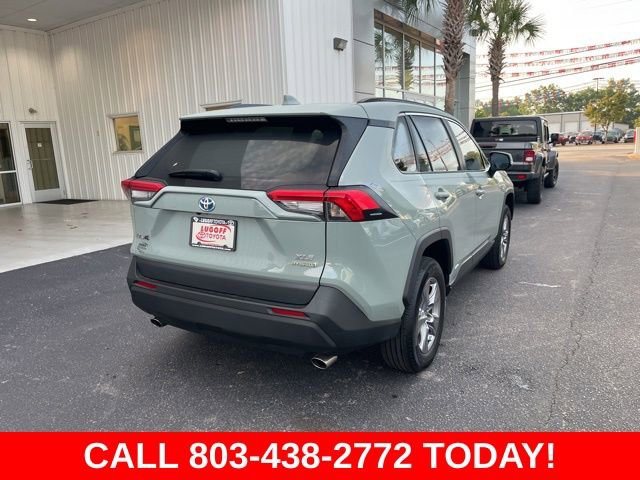Used 2022 Toyota RAV4 XLE w/ Convenience Package AWD/4WD image 3