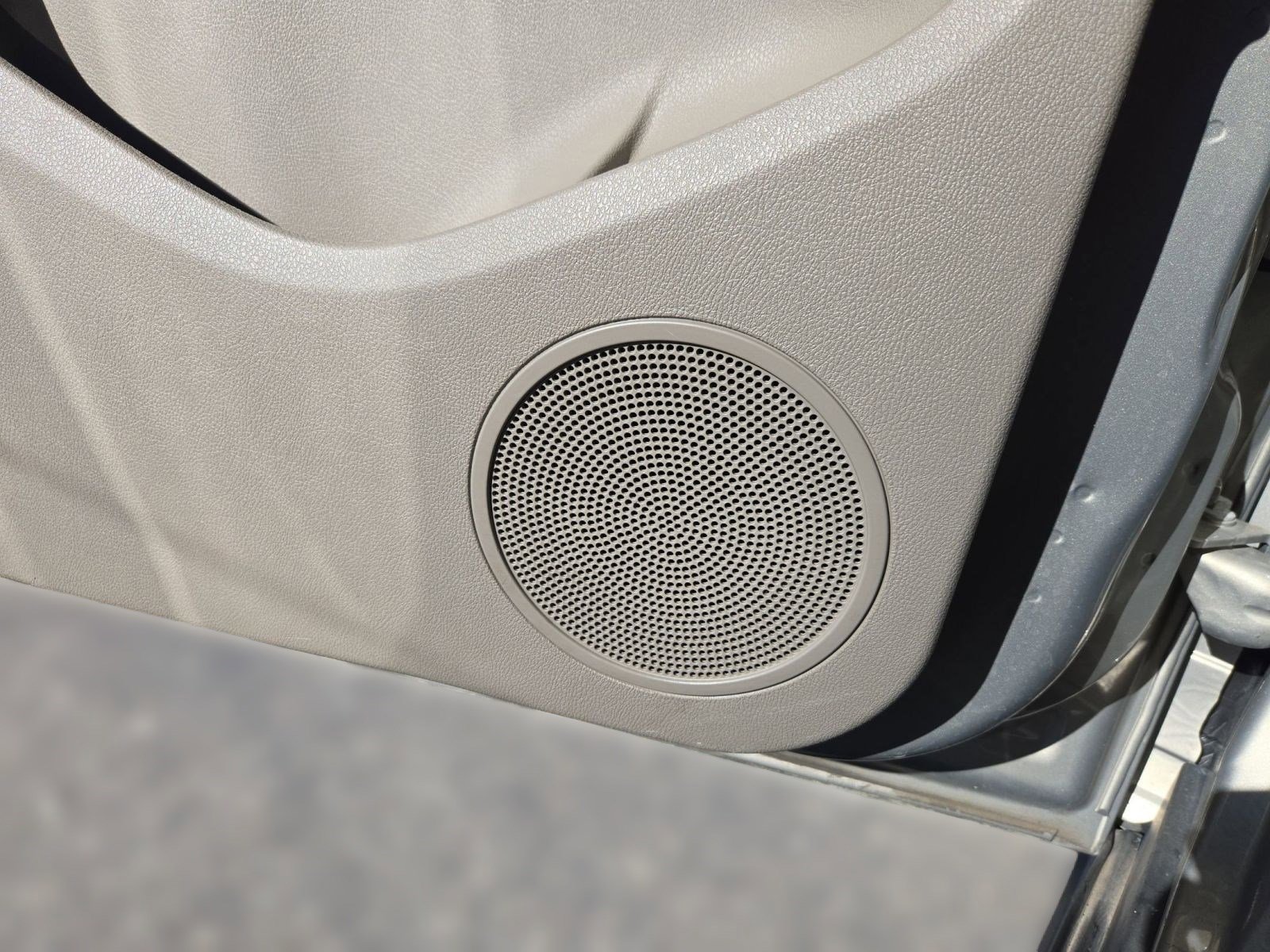 Used 2016 Ford Transit Connect XLT image 23