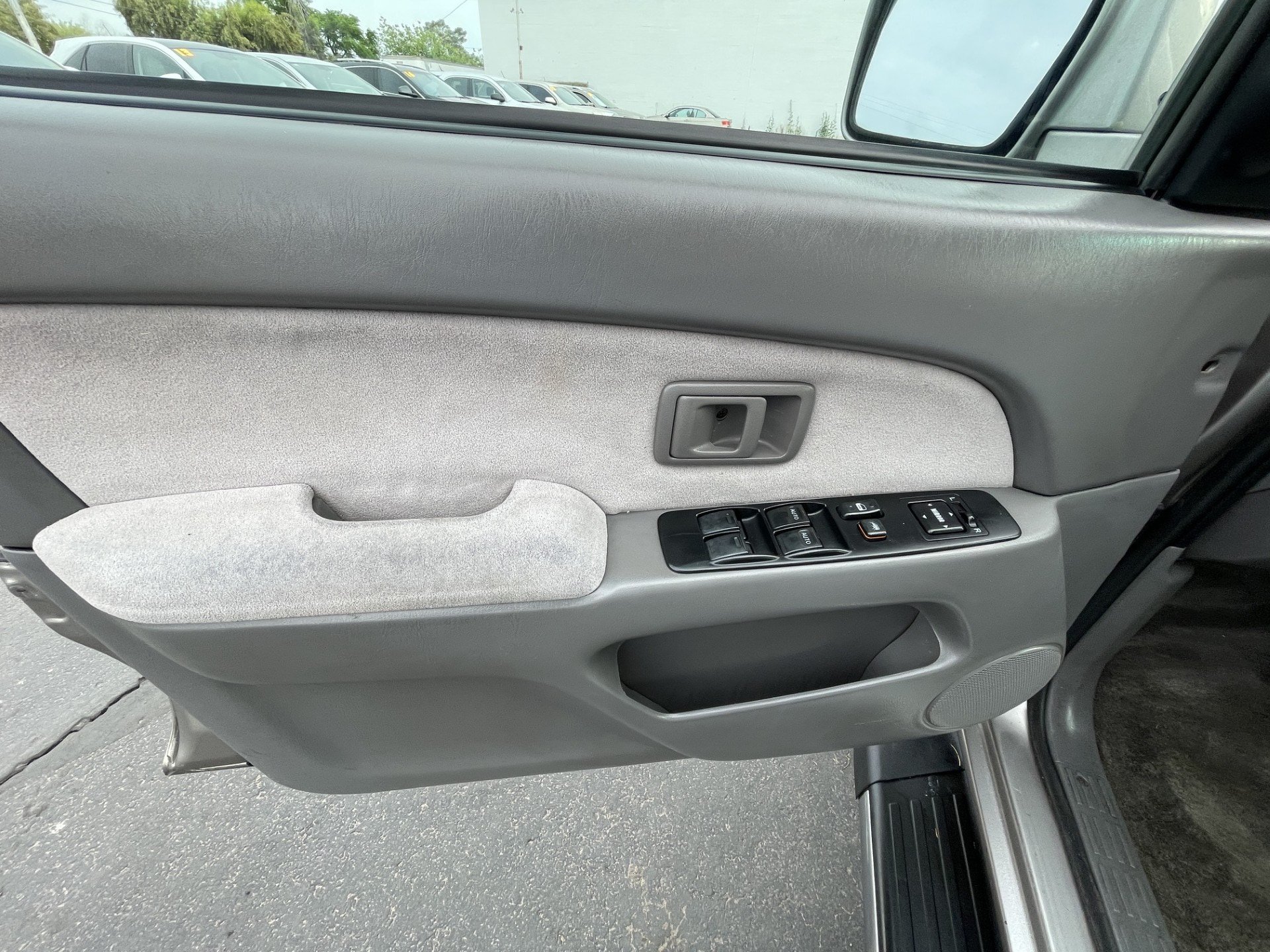 Used 2001 Toyota 4Runner SR5 RWD image 11