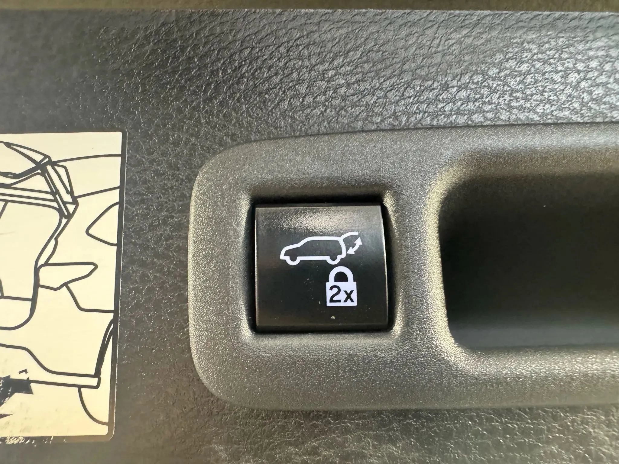 Used 2021 Toyota Sienna XLE image 27