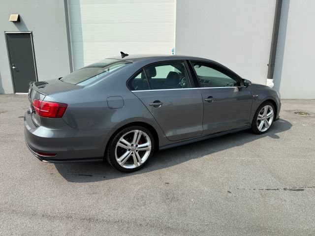 Used 2017 Volkswagen Jetta GLI FWD image 8