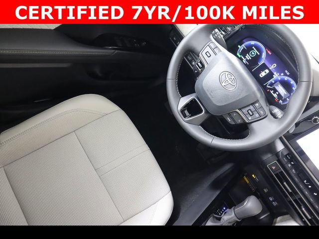 Used 2026 Toyota Camry XLE image 18