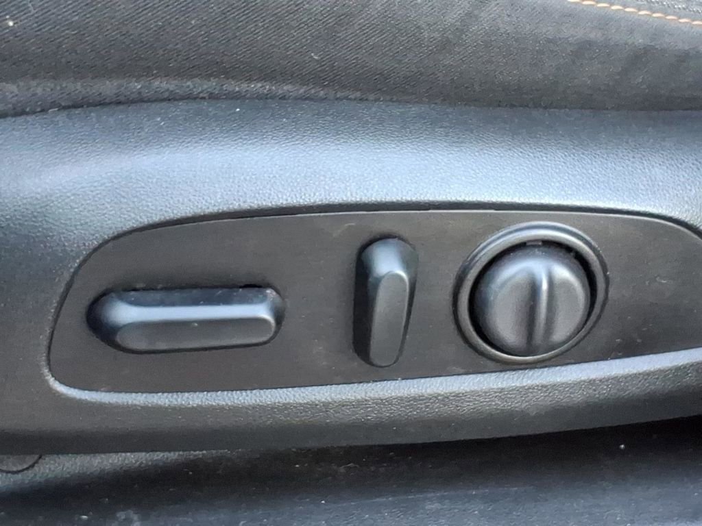 Certified 2020 Chevrolet Equinox LT image 12