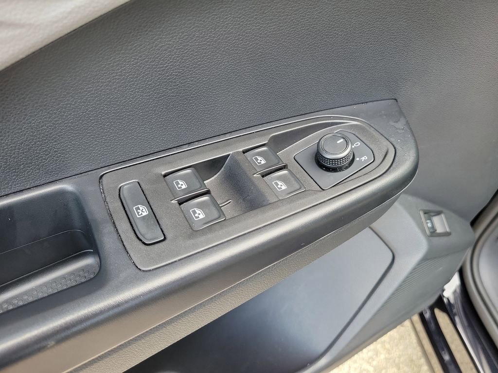 Used 2023 Volkswagen Taos S FWD image 18