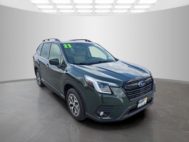 Used 2023 Subaru Forester Premium image 2