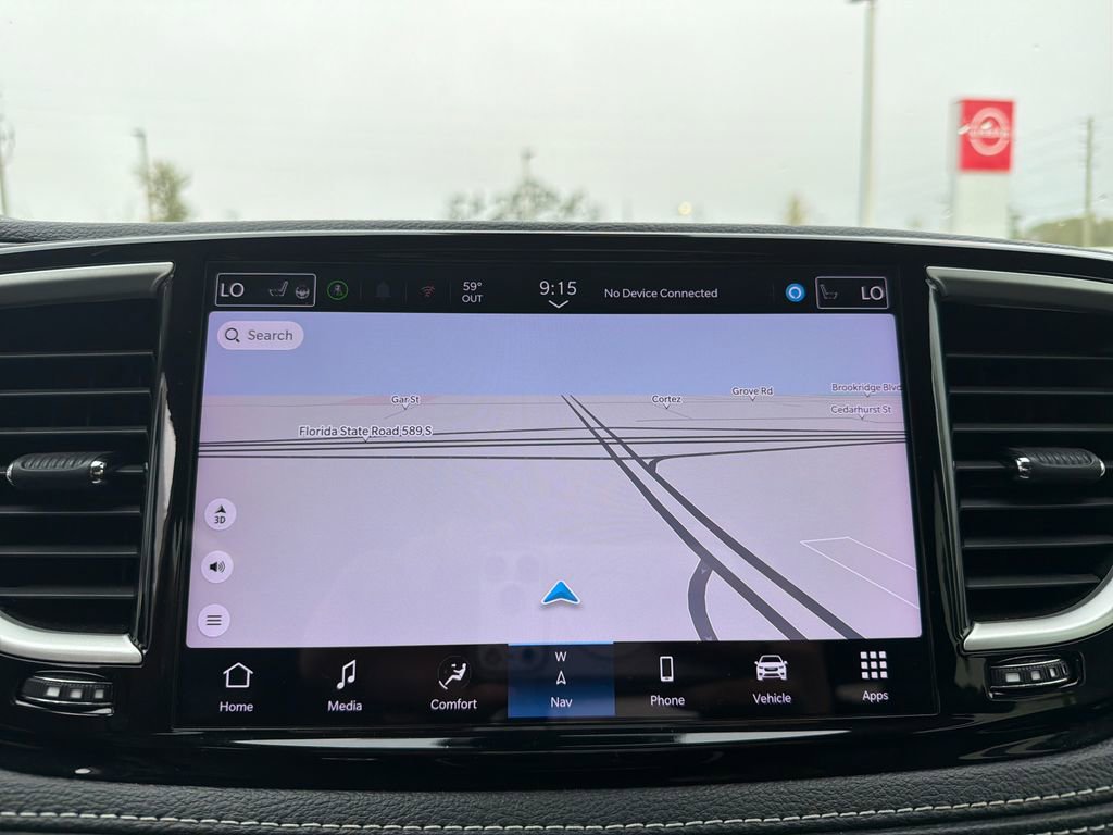 Used 2024 Chrysler Pacifica Select image 65