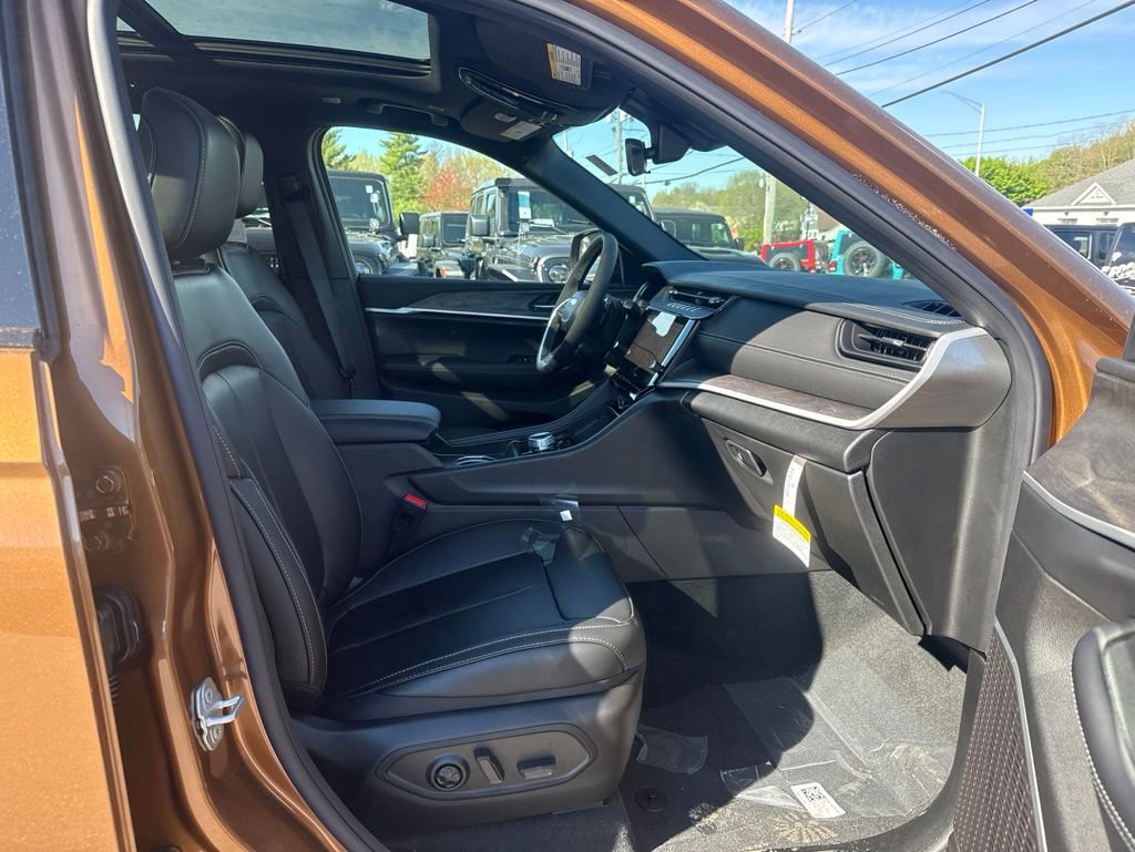 New 2026 Jeep Grand Cherokee Limited AWD/4WD image 30