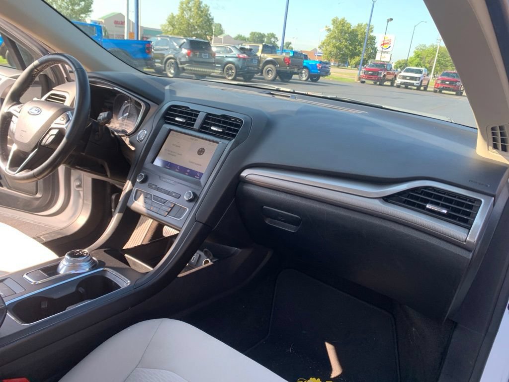 Used 2020 Ford Fusion SE w/ Equipment Group 151A FWD image 27