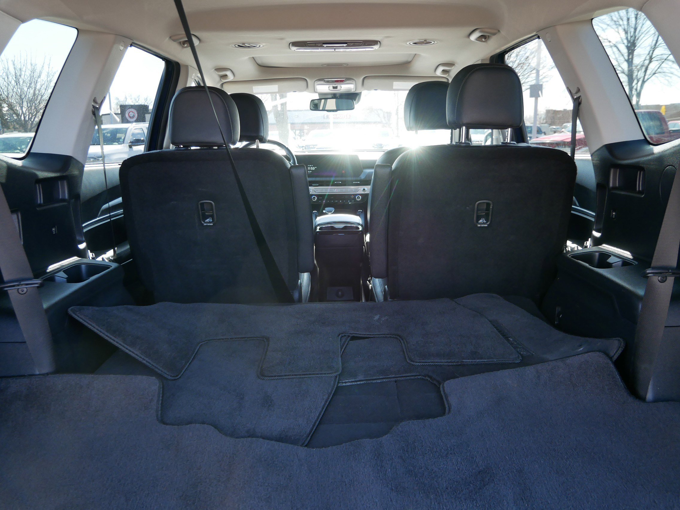 Used 2023 Kia Telluride EX w/ EX Captain's Chair Package image 18