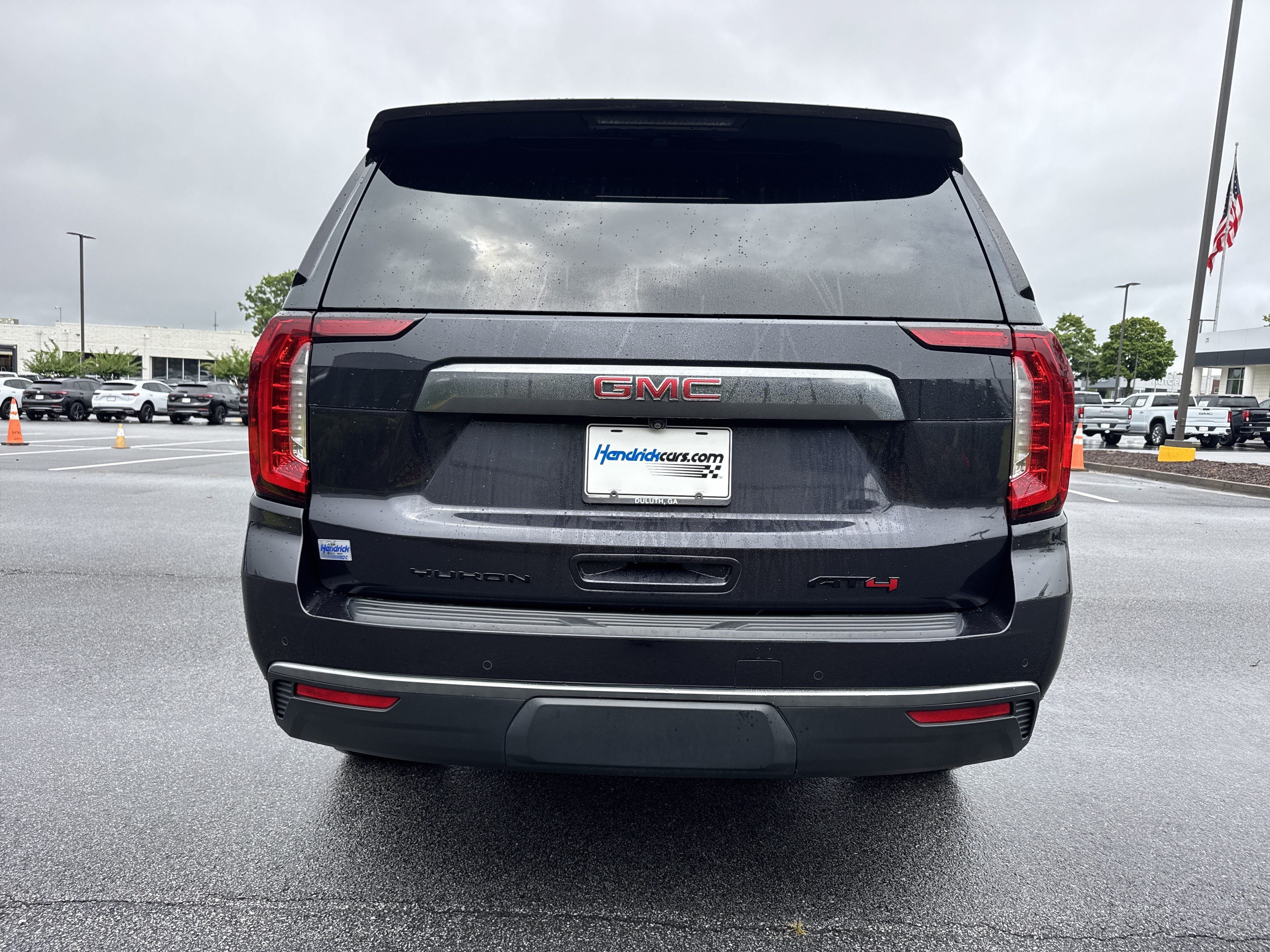Used 2024 GMC Yukon AT4 w/ AT4 Premium Package AWD/4WD image 9