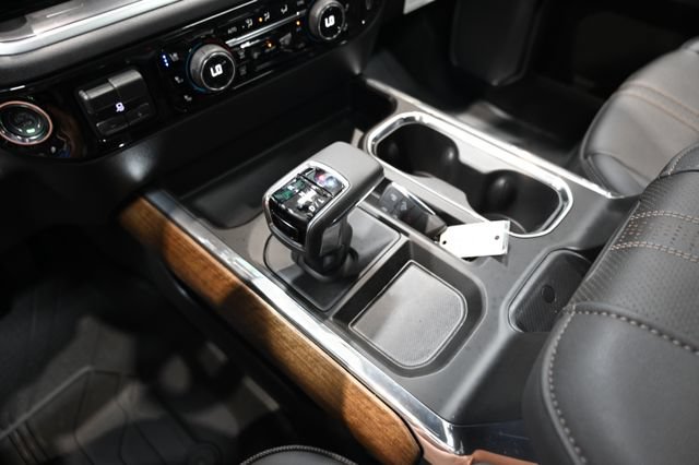 New 2026 Chevrolet Silverado 1500 High Country w/ High Country Premium Package AWD/4WD image 22