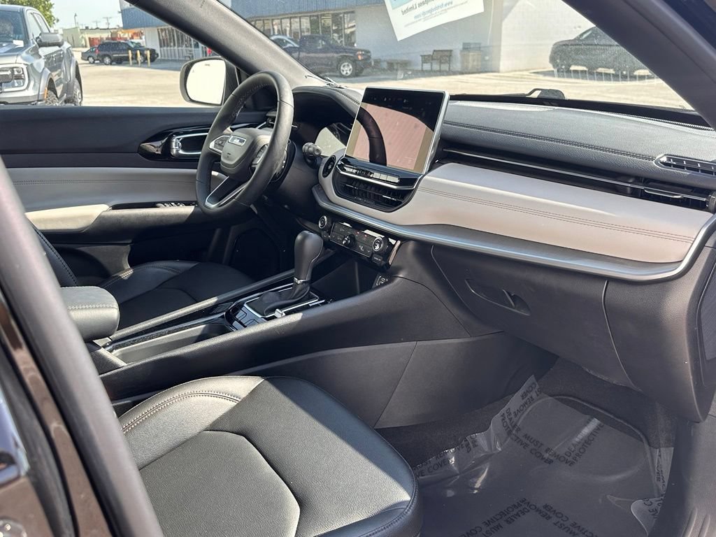 Used 2024 Jeep Compass Limited AWD/4WD image 23