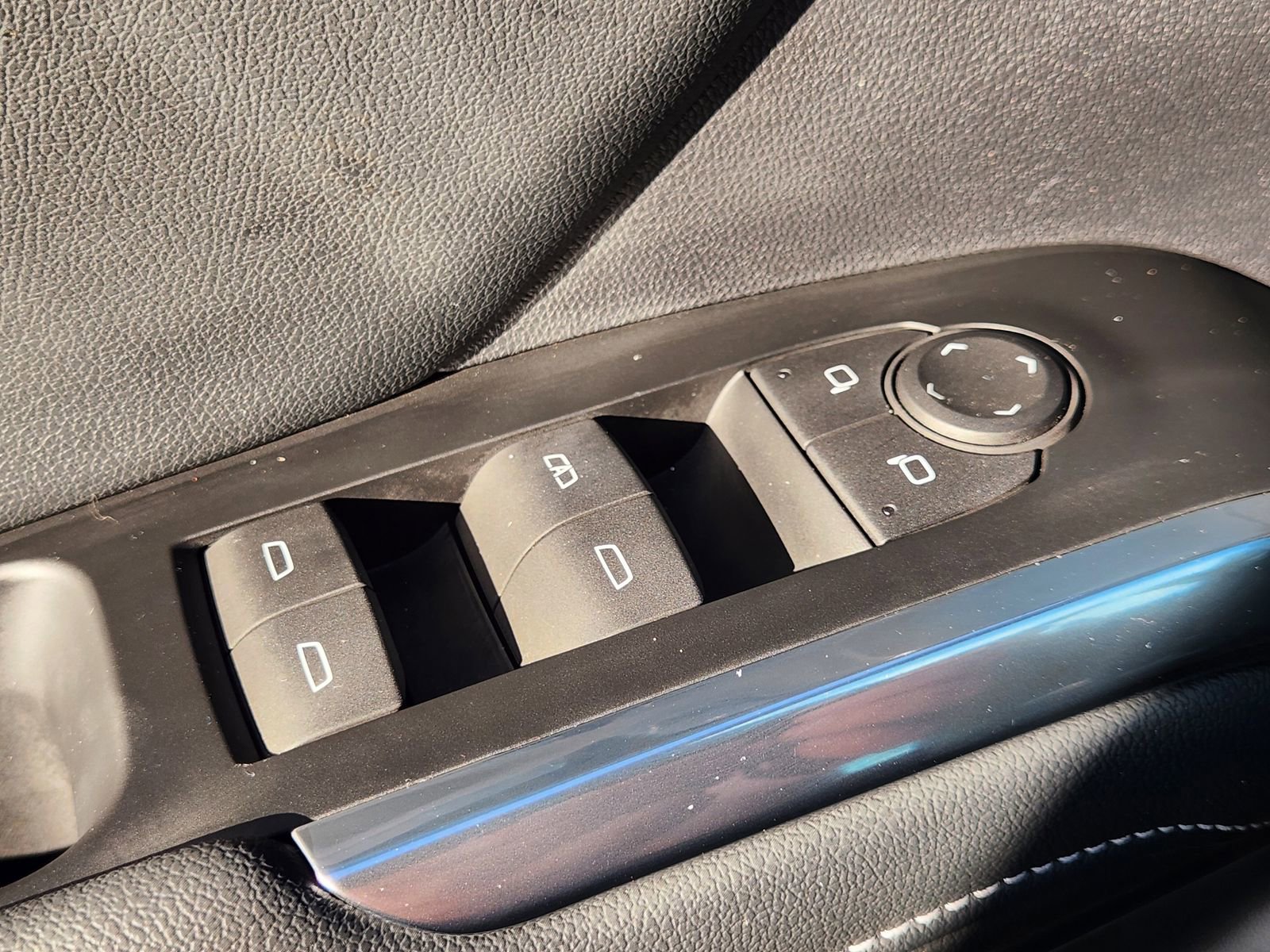 Used 2024 Chevrolet Traverse LT w/ Midnight/Sport Edition image 26