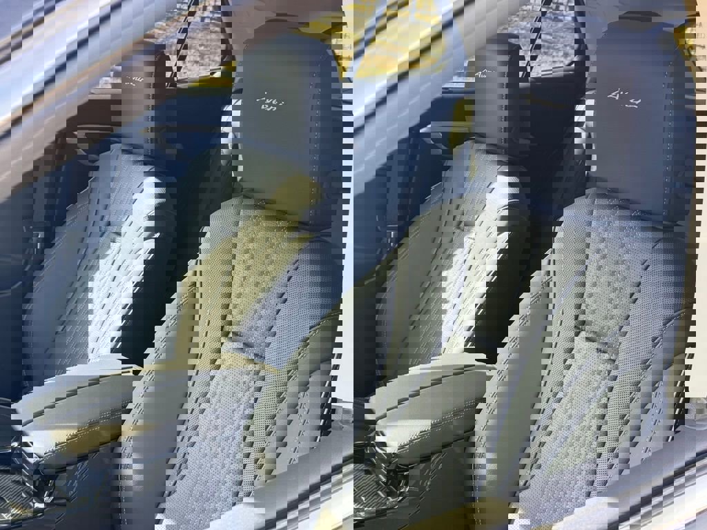 New 2026 Buick Envision Avenir image 17