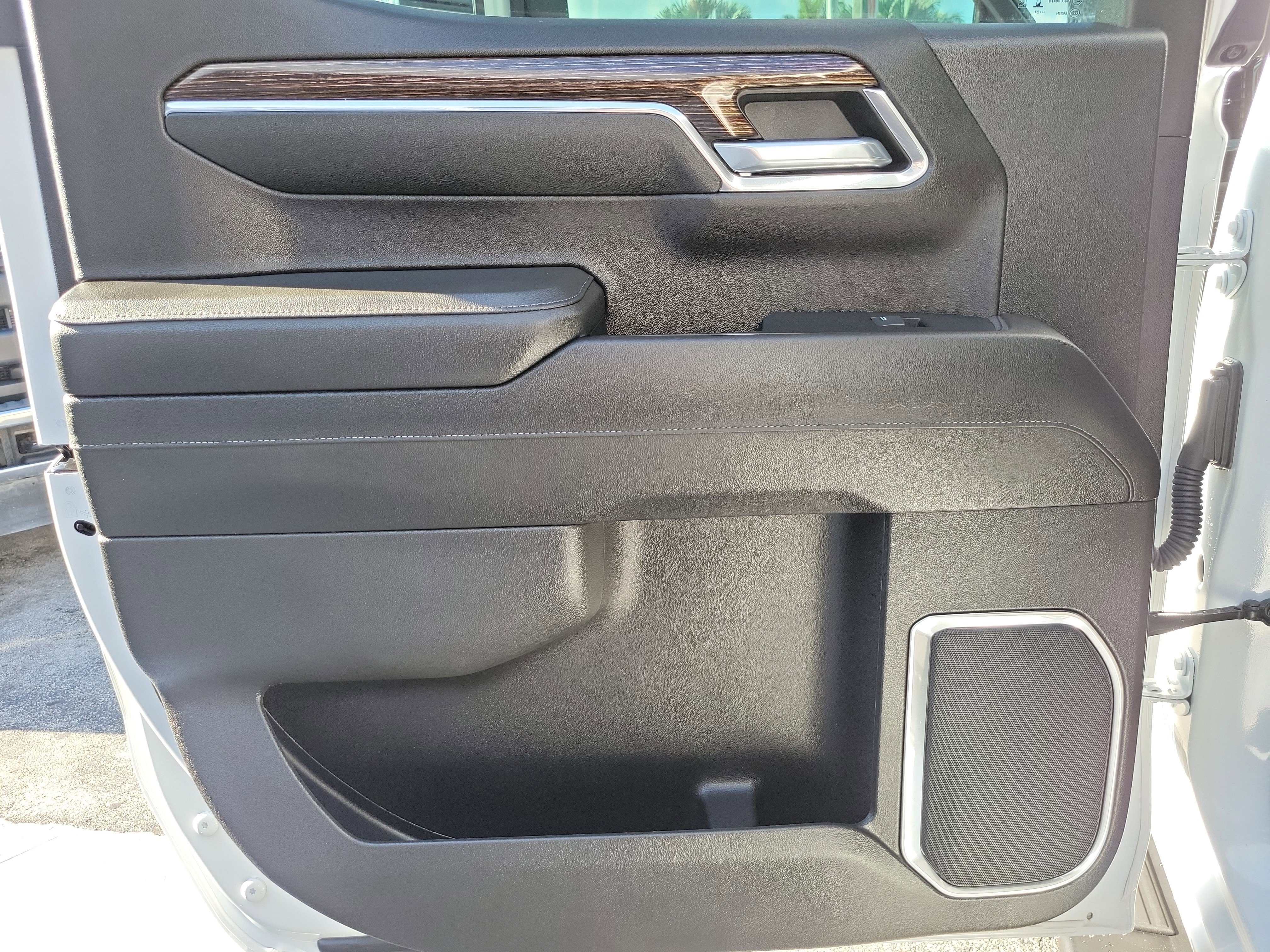 Used 2024 GMC Sierra 1500 Elevation image 23