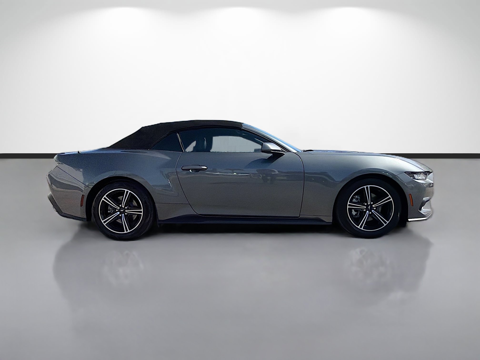 Used 2024 Ford Mustang Premium RWD image 2