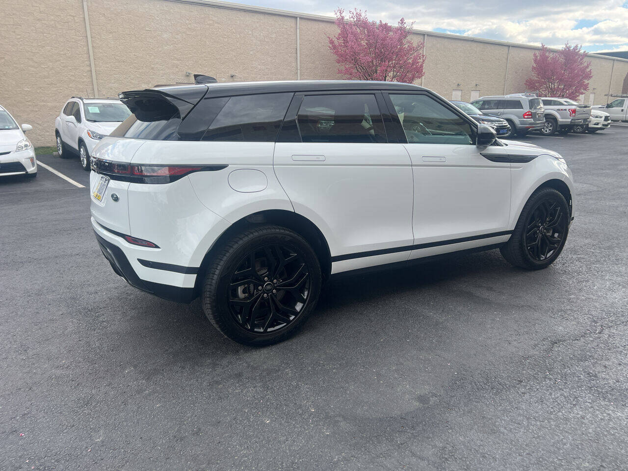 Used 2023 Land Rover Range Rover Evoque SE AWD/4WD image 10