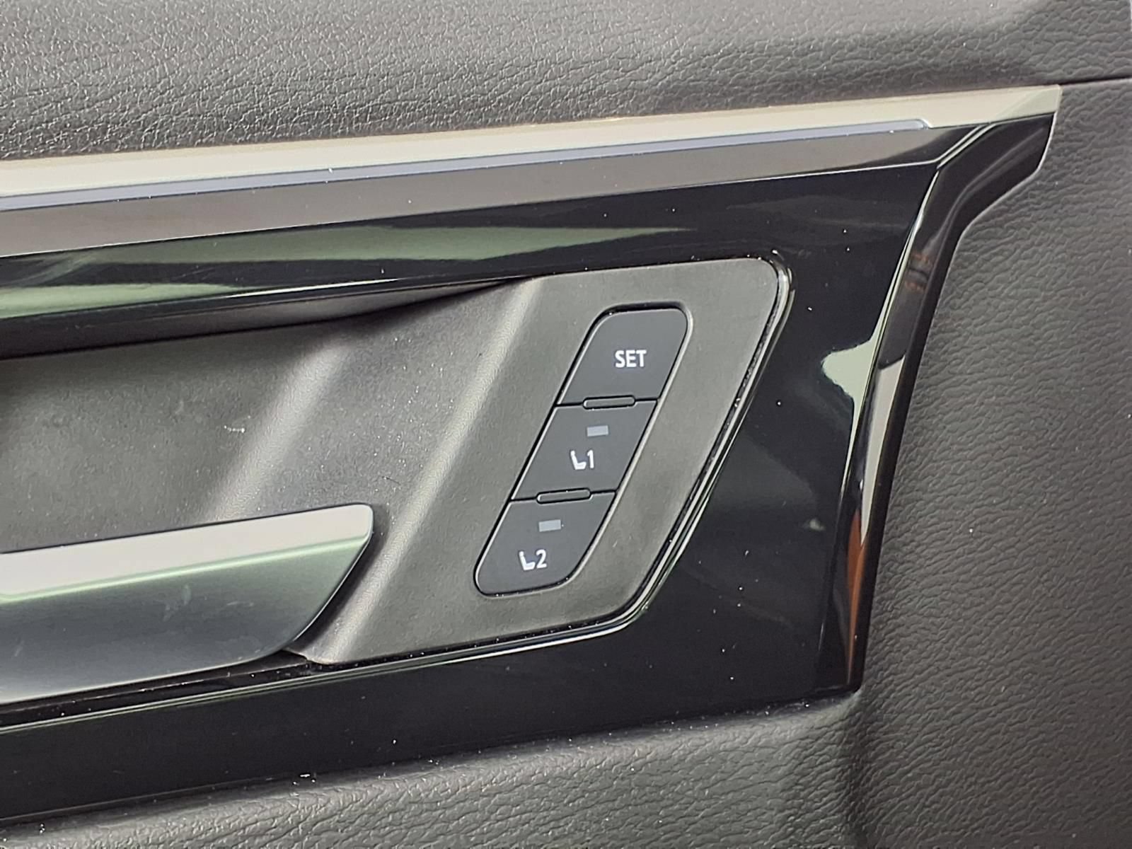 Used 2024 Mitsubishi Outlander SEL FWD image 25