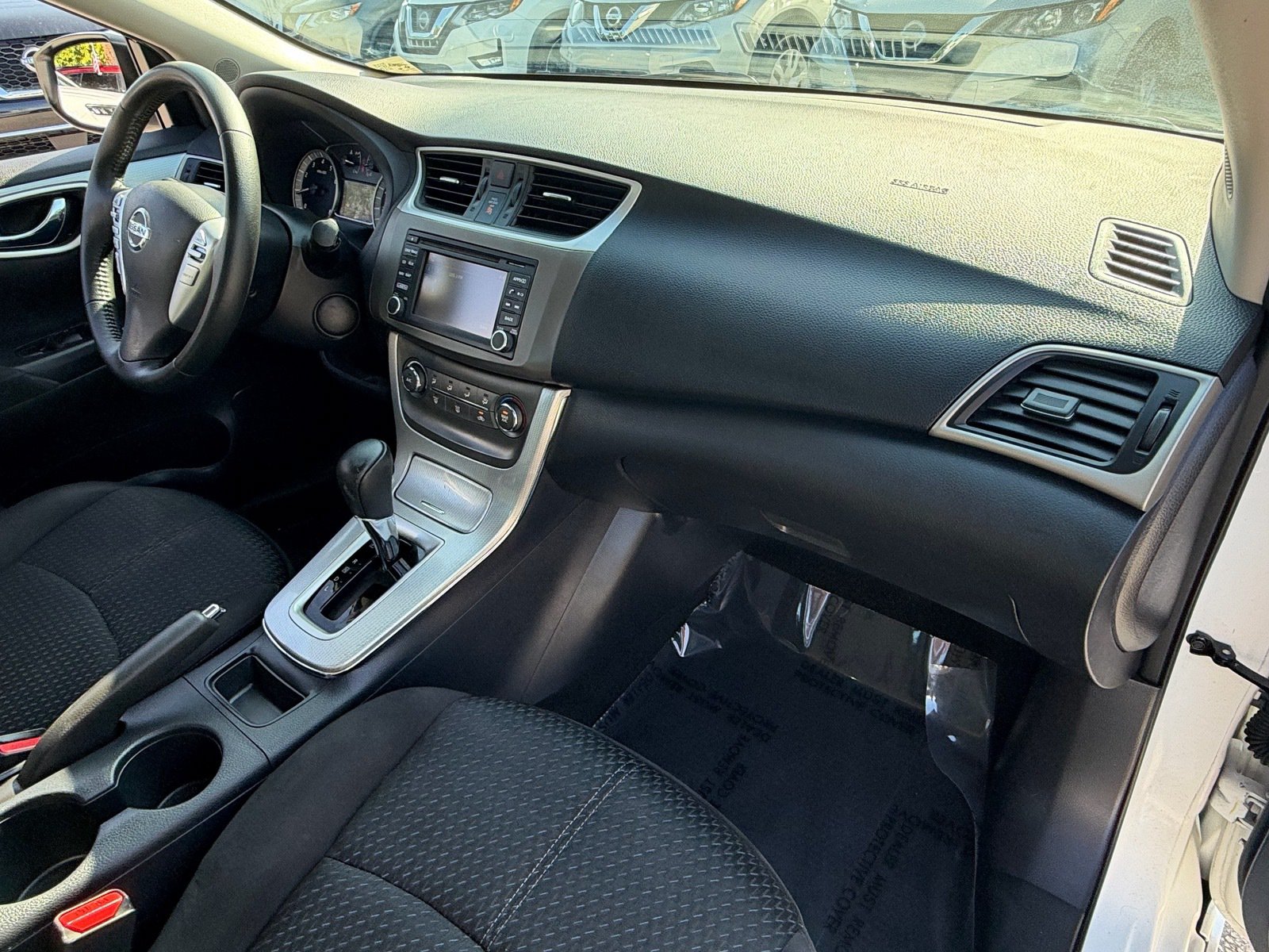 Used 2014 Nissan Sentra SR w/ SR Driver Package FWD image 17