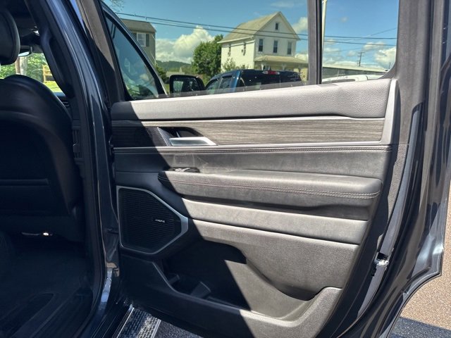 Used 2024 Jeep Wagoneer Series III image 41