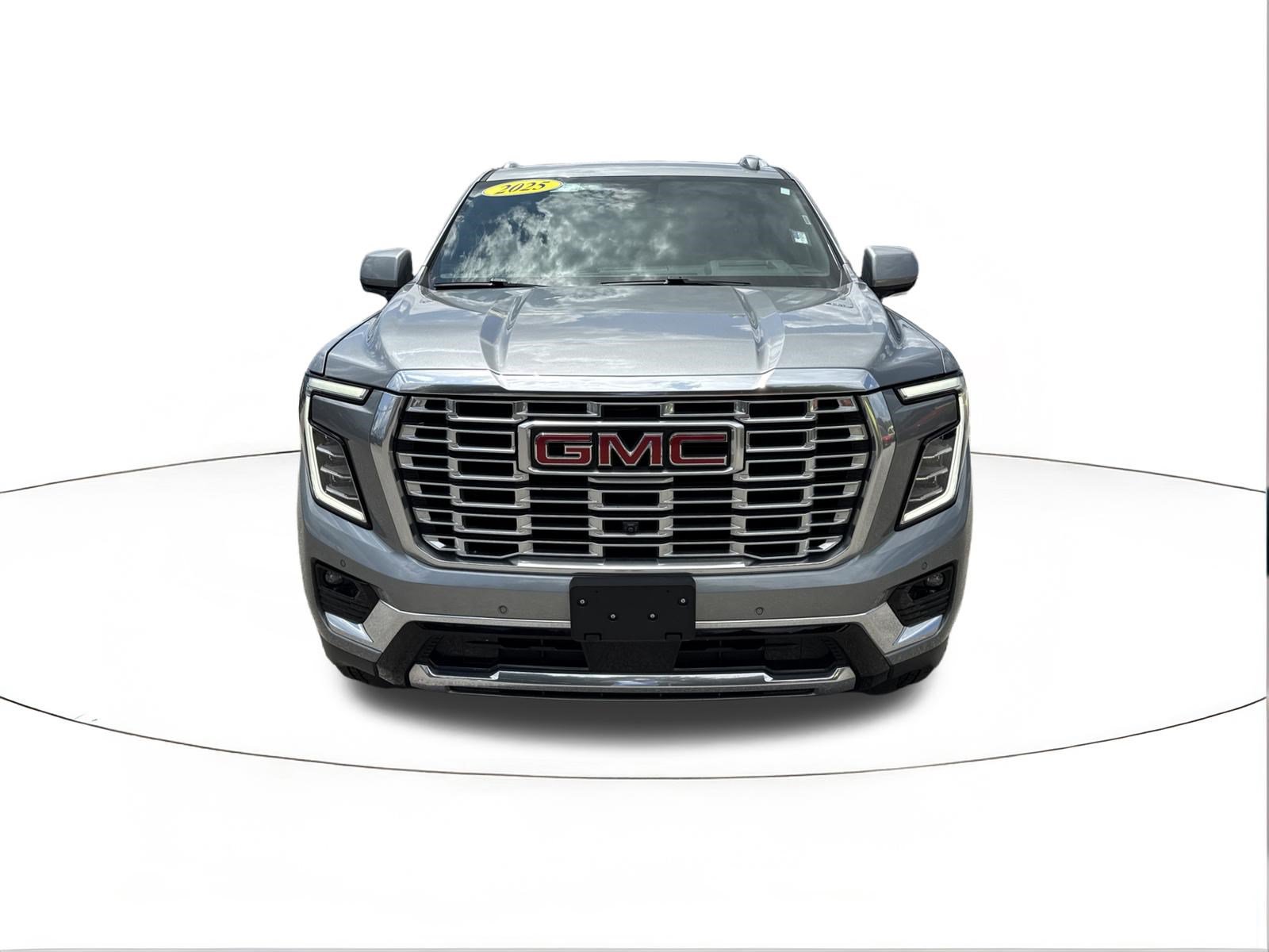 Used 2025 GMC Yukon Denali AWD/4WD image 8