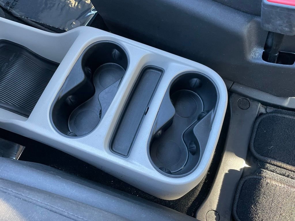 Used 2024 Chrysler Voyager LX image 17