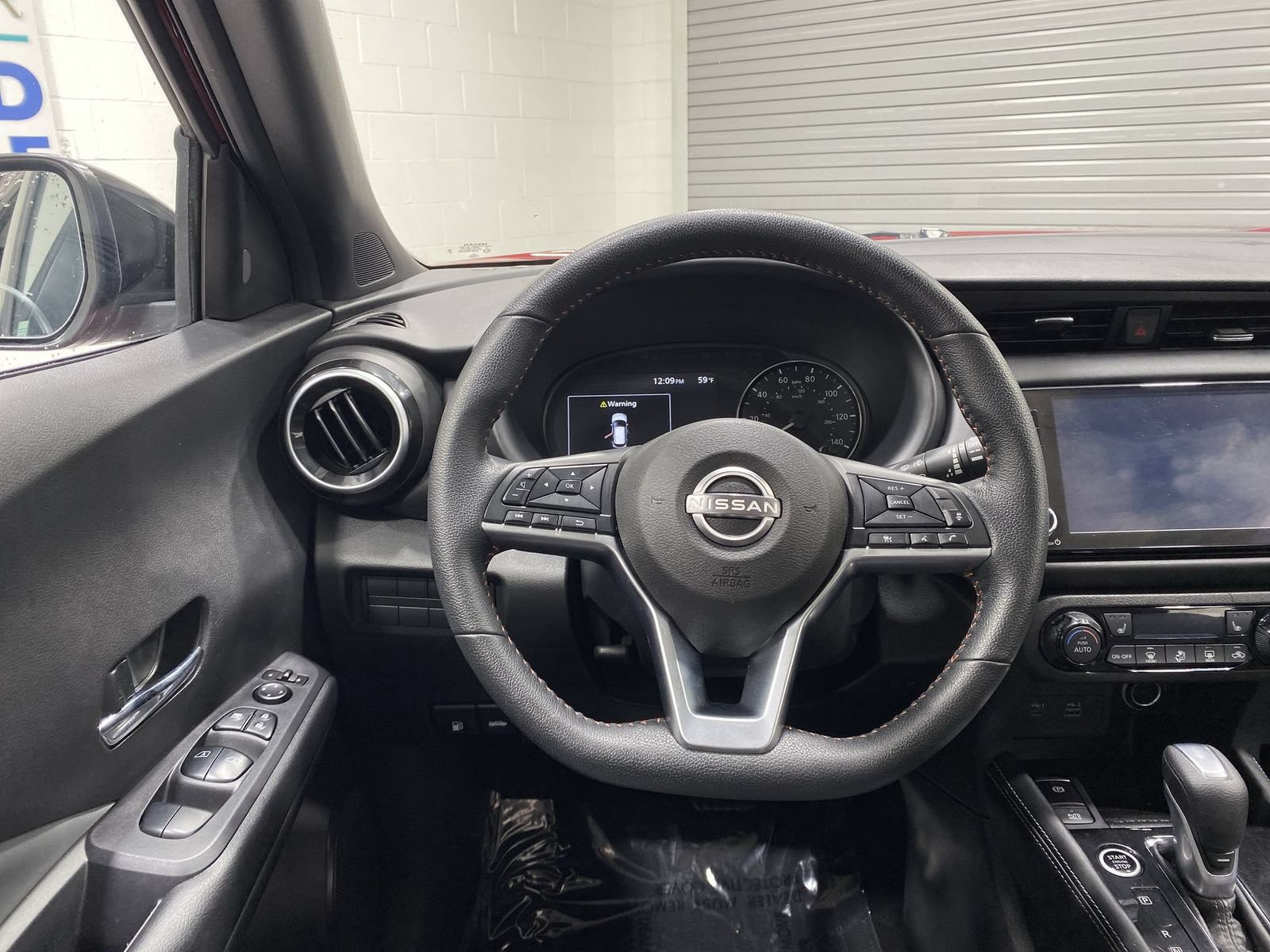 Used 2023 Nissan Kicks SR w/ SR Premium Package FWD image 14