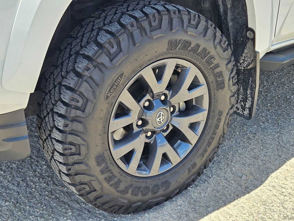 Certified 2023 Toyota Tacoma SR5 RWD image 9