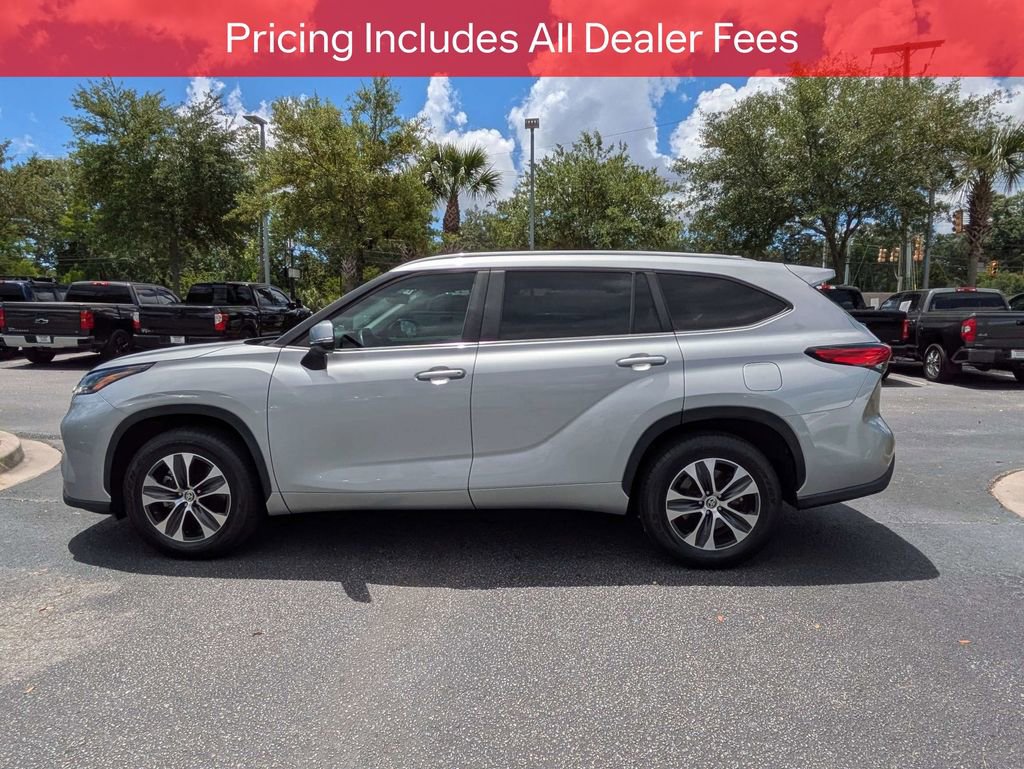 Used 2023 Toyota Highlander XLE FWD image 8