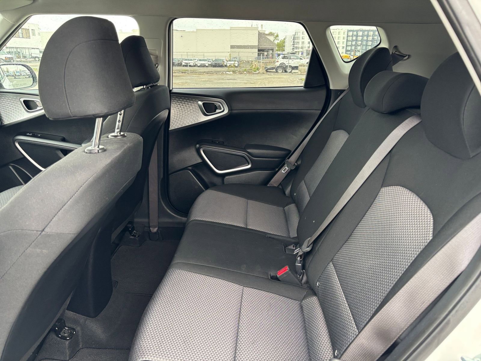 Used 2025 Kia Soul LX w/ LX Technology Package FWD image 21